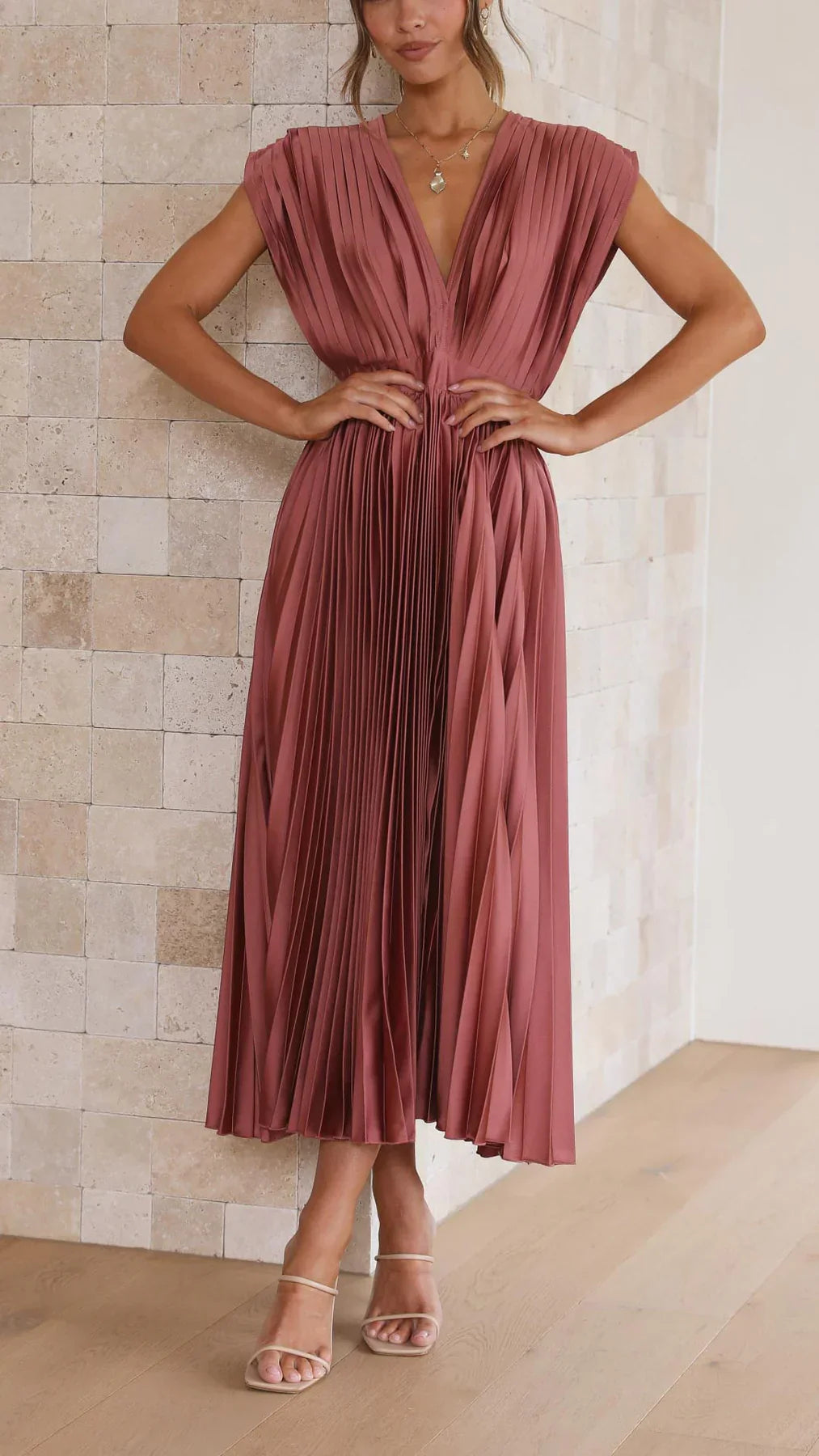 CV | Rochie plisată elegantă și sexy